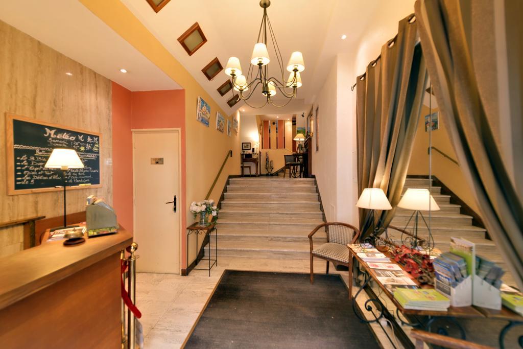 Logis Hotel Orly Alès Eksteriør bilde