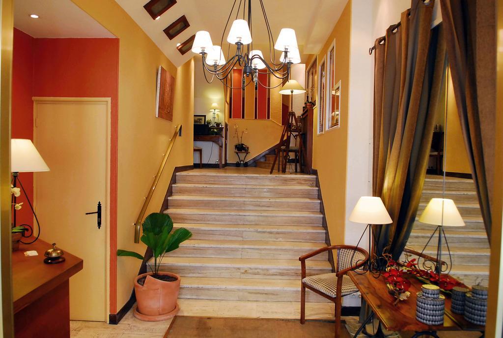 Logis Hotel Orly Alès Eksteriør bilde