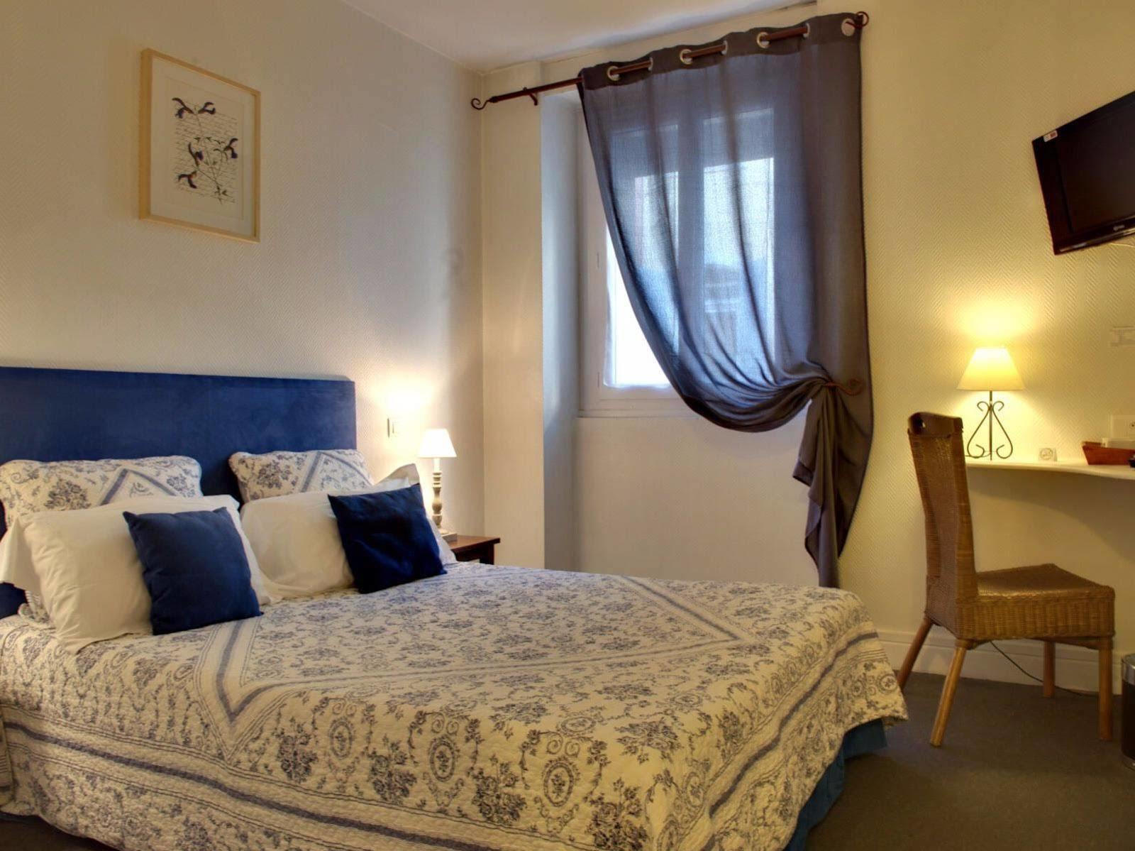 Logis Hotel Orly Alès Eksteriør bilde