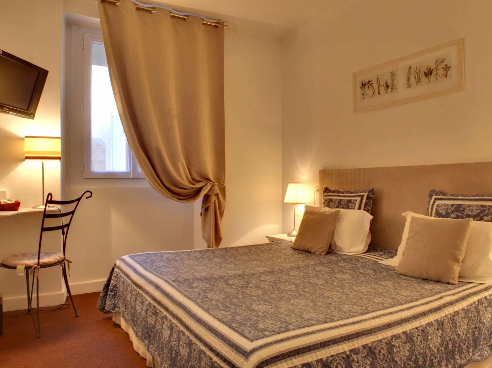 Logis Hotel Orly Alès Eksteriør bilde