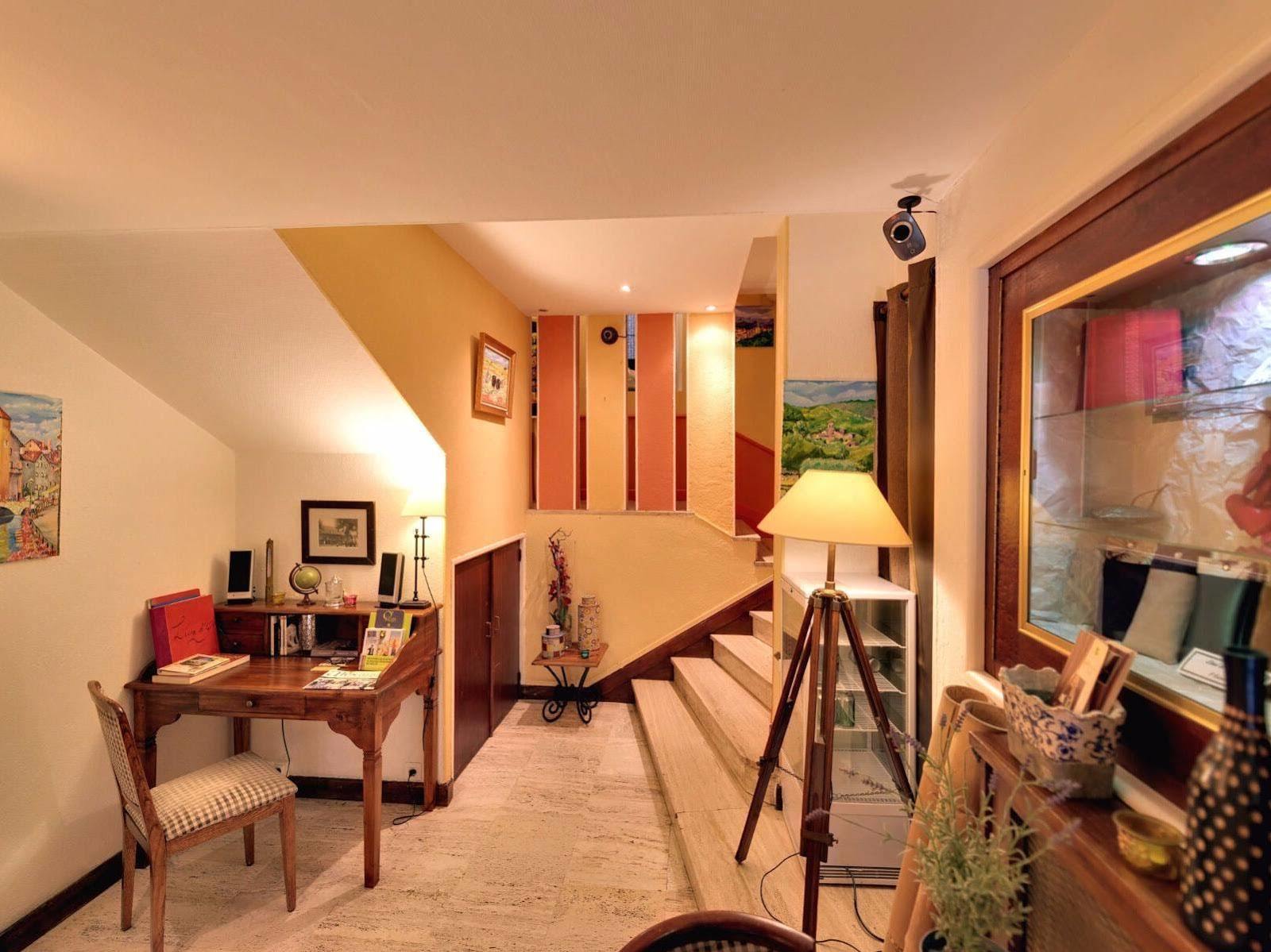 Logis Hotel Orly Alès Eksteriør bilde