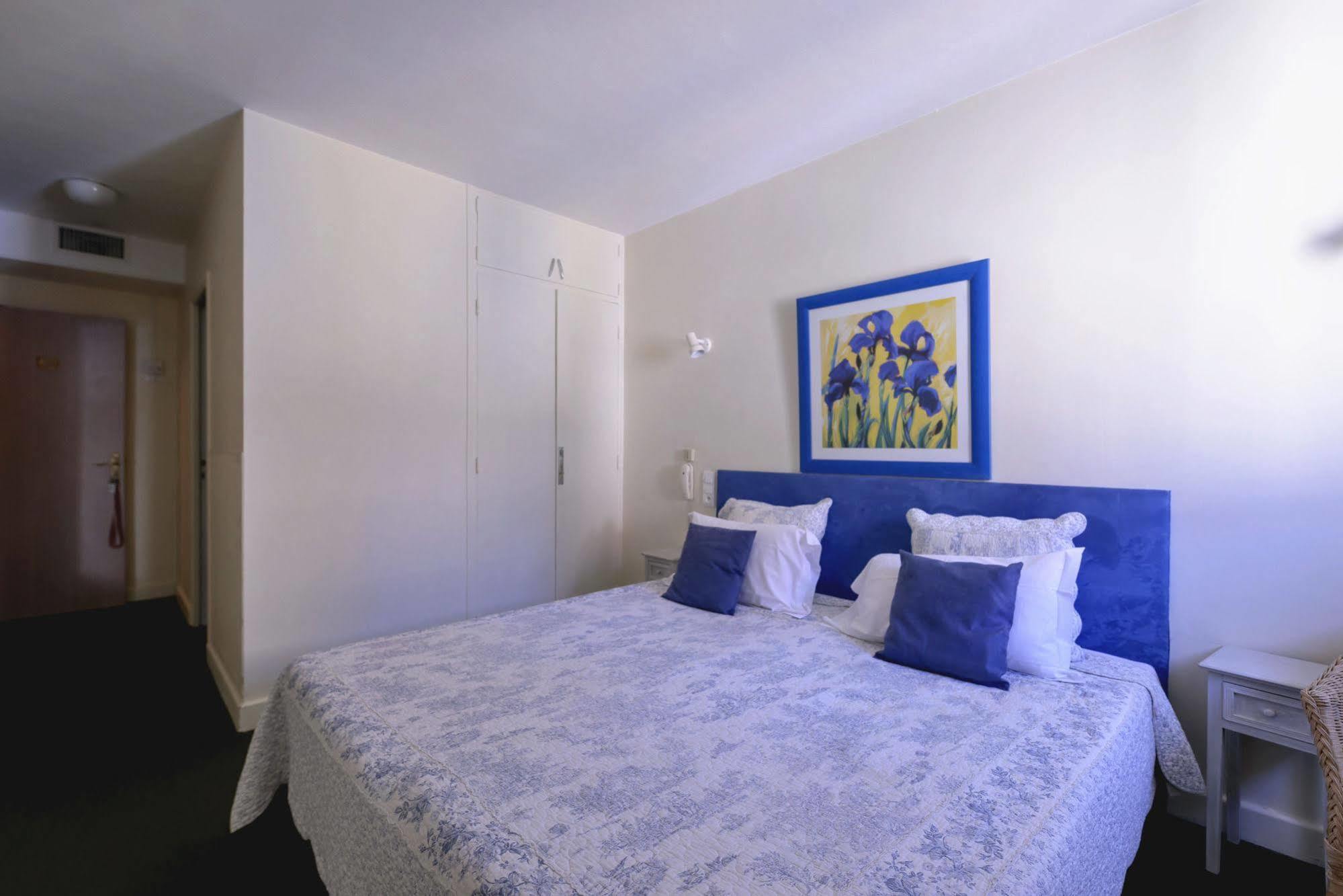 Logis Hotel Orly Alès Eksteriør bilde